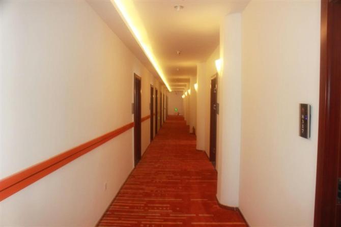 Shanghai Yiting 6+E Hotel - Lujiazui ภายนอก รูปภาพ